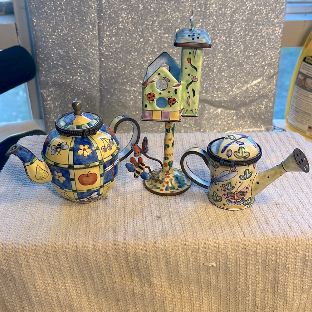 Lot of Vintage Kelvin Chen Miniatures.